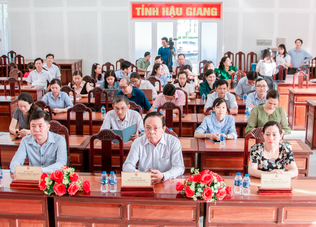 Các đại biểu tham gia lớp bồi dưỡng tại điểm cầu tỉnh Hậu Giang.