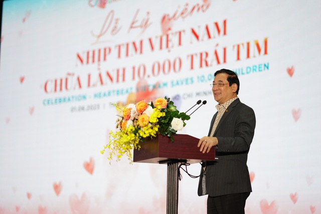 Nhịp tim Việt Nam đón chào cột mốc 10.000 trái tim được chữa lành - Ảnh 1.