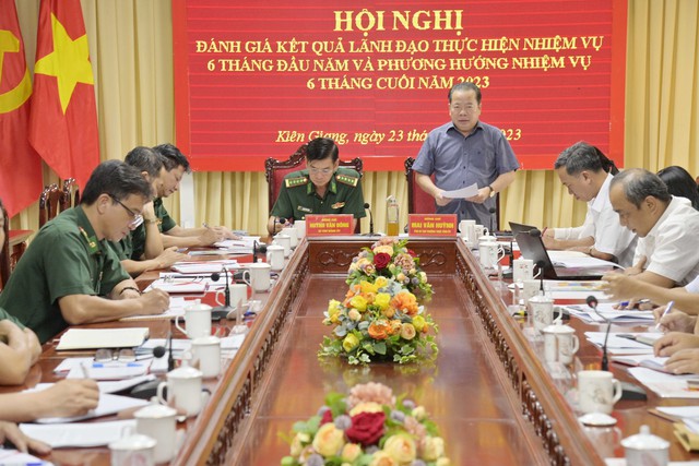Ông Mai Văn Huỳnh - Phó Bí thư Thường trực Tỉnh ủy, Chủ tịch HĐND tỉnh Kiên Giang phát biểu chỉ đạo tại hội nghị.