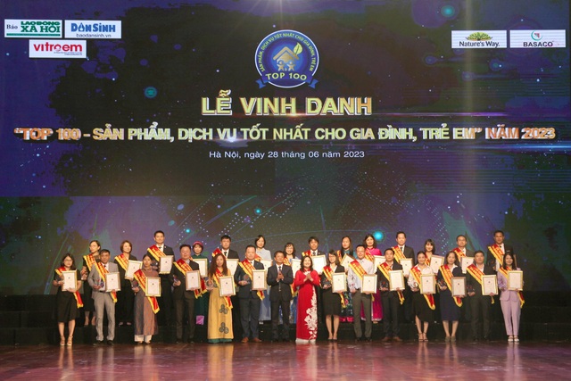 Vissan đón nhận danh hiệu Top 100 - Sản phẩm, dịch vụ tốt nhất cho gia đình, trẻ em năm 2023 - Ảnh 2.