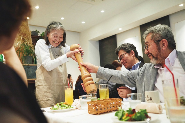 Nhà hàng nổi tiếng ở Nhật do chuyên phục vụ nhầm món - Ảnh 3.