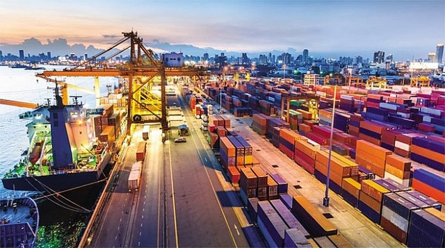 Kim ngạch nhập khẩu hàng hóa 5 tháng đầu năm giảm 17,9% - Ảnh 1.