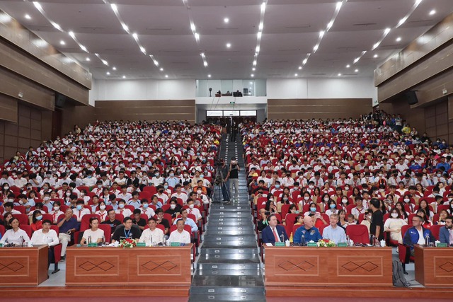TP. Thủ Đức: Hơn 2.000 học sinh, sinh viên tham dự “Tuần lễ không gian Việt Nam - Thủ Đức 2023” - Ảnh 1.