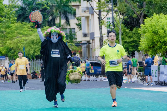 Những hình ảnh ấn tượng tại Giải Marathon Quốc tế “Vietcombank Mekong Delta” Hậu Giang lần thứ IV năm 2023 - Ảnh 12.