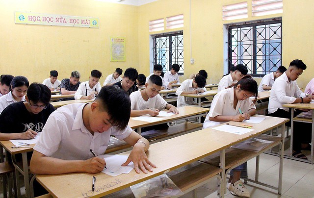 Phú Thọ đứng thứ 8/63 điểm thi tốt nghiệp THPT 2023 - Ảnh 1. Phú Thọ đứng thứ 8/63 điểm thi tốt nghiệp THPT 2023 - Ảnh 1.