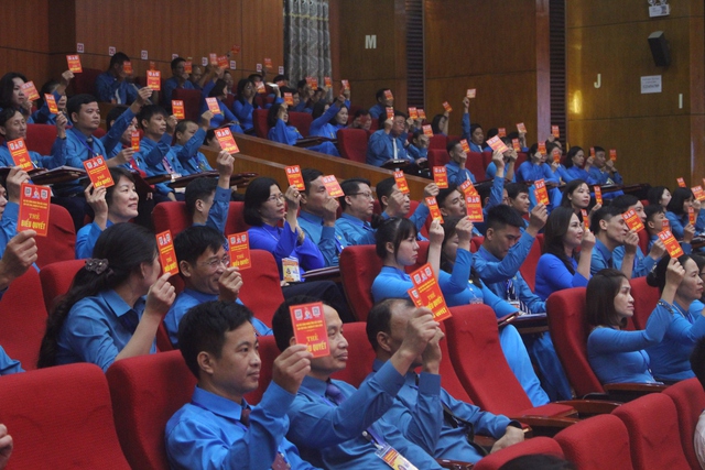 Đại hội Công đoàn tỉnh Bắc Giang lần thứ XVIII, nhiệm kỳ 2023- 2028 bầu 41 người vào BCH khoá mới - Ảnh 3.