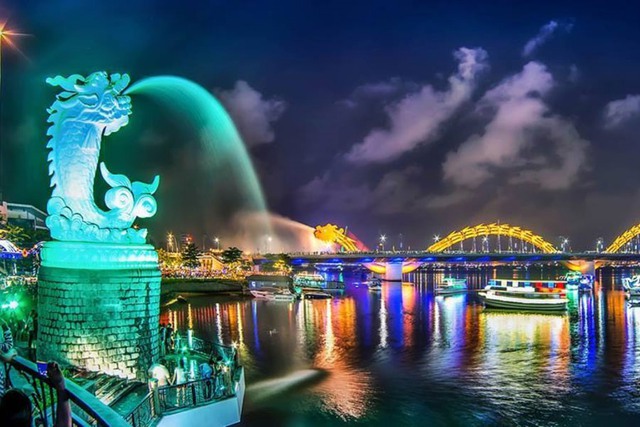 Việt Nam lập kế hoạch phát triển du lịch đêm tại 12 điểm đến nổi tiếng - Ảnh 1.