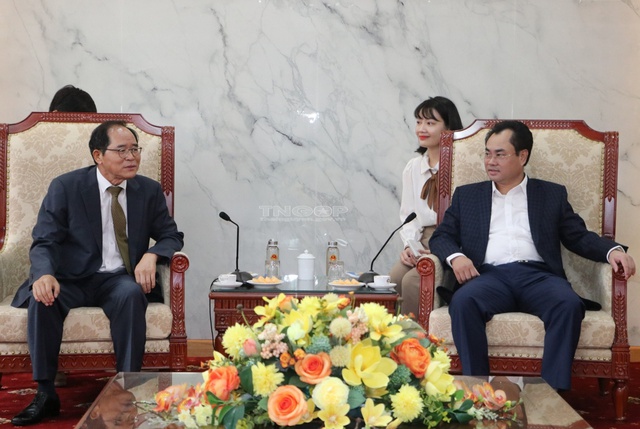 Lãnh đạo tỉnh Thái Nguyên tiếp và làm việc với nguyên Đại sứ Hàn Quốc, Giám đốc Công ty TNHH SR Tech - Ảnh 2.