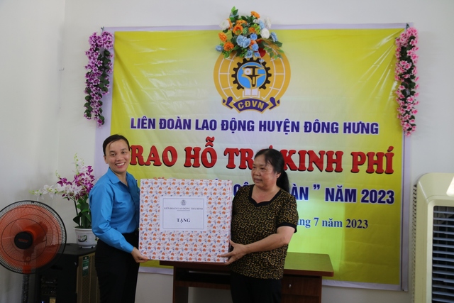 Thái Bình: Trao 50 triệu hỗ trợ cho đoàn viên xây mái ấm - Ảnh 2.