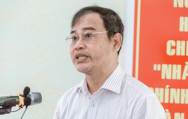 Ông Danh Phúc - Trưởng Ban Dân tộc tỉnh Kiên Giang phát biểu tại hội nghị.