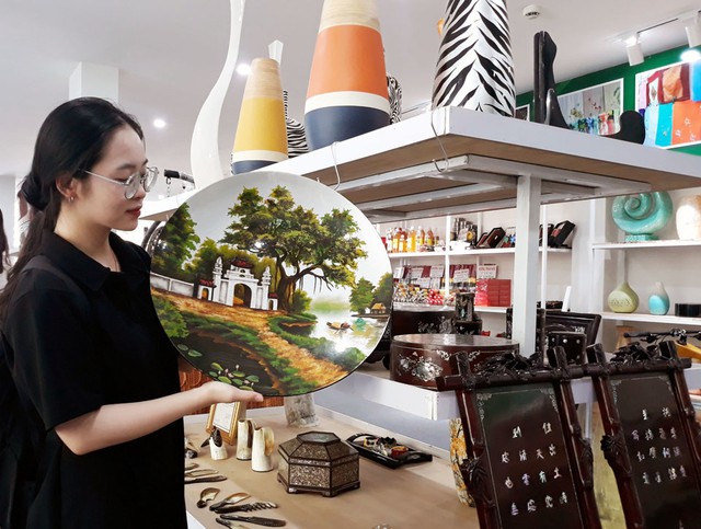 Hà Nội: Triển lãm sản phẩm thủ công mỹ nghệ, OCOP năm 2023 - Ảnh 2.