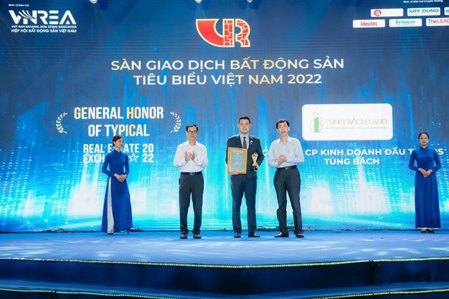 Tùng Bách Land - Giải thưởng “Sàn giao dịch bất động sản tiểu biểu Việt Nam 2022” - Ảnh 1.