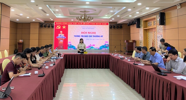 Quảng Ninh tổ chức hội nghị thông tin báo chí thường kỳ - Ảnh 2.