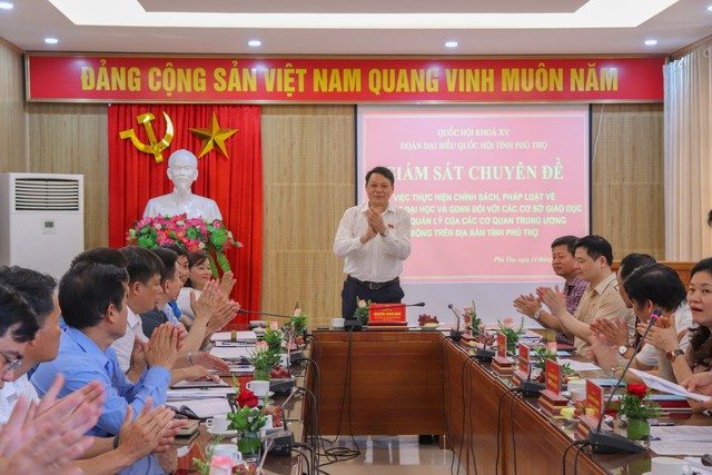 Đoàn đại biểu Quốc hội Phú Thọ thăm và làm việc tại trường Cao đẳng Cơ điện Phú Thọ - Ảnh 1.
