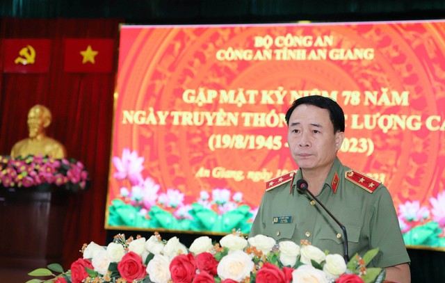 Chủ tịch nước Võ Văn Thưởng thăm, làm việc với Công an tỉnh An Giang - Ảnh 4.