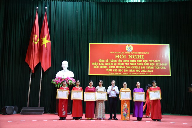 Thái Bình: Công đoàn huyện Đông Hưng tổng kết hoạt động công tác công đoàn khối giáo dục năm học 2022 -2023 - Ảnh 2.