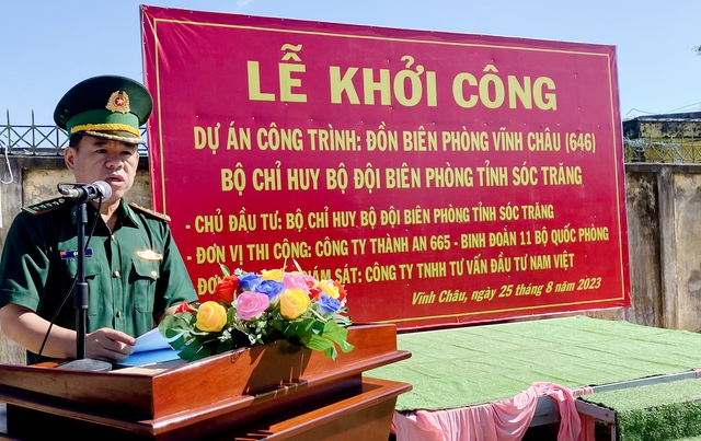 Đại tá Lê Hồng Hà - Phó chỉ huy trưởng, Tham mưu trưởng BĐBP tỉnh Sóc Trăng thay mặt chủ đầu tư phát biểu tại buổi lễ.