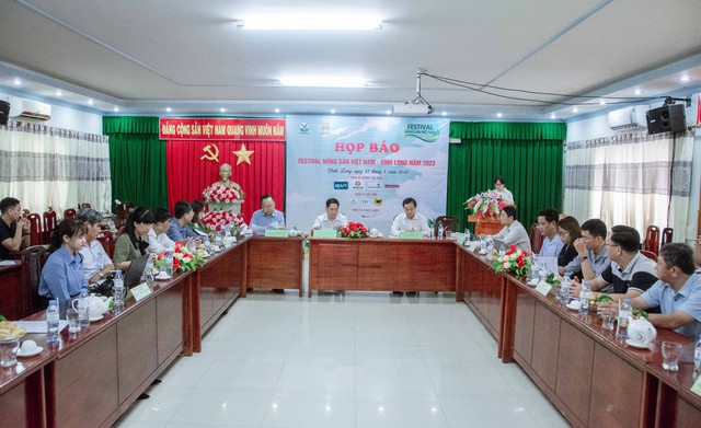 Quang cảnh buổi họp báo Festival Nông sản Việt Nam - Vĩnh Long năm 2023.