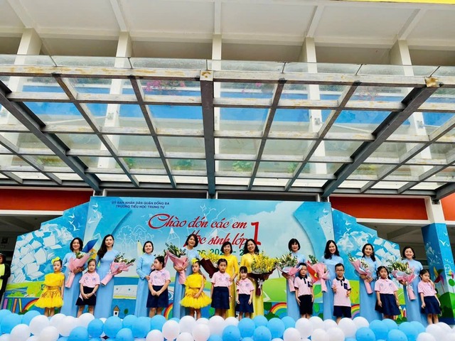 Hà Nội: Trường Tiểu học Trung Tự hân hoan chào đón các em học sinh lớp 1 năm học 2023 - 2024 - Ảnh 11.