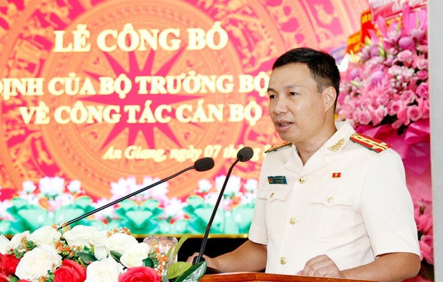 Đại tá Nguyễn Thanh Hà, tân Phó Giám đốc Công an tỉnh An Giang phát biểu nhận nhiệm vụ.
