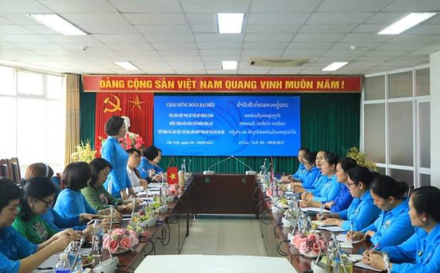 Đoàn đại biểu Hội LHPN Thủ đô Viêng Chăn thăm và làm việc tại Hội LHPN Hà Nội - Ảnh 2.
