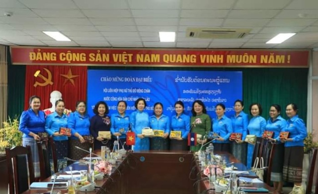 Đoàn đại biểu Hội LHPN Thủ đô Viêng Chăn thăm và làm việc tại Hội LHPN Hà Nội - Ảnh 3.