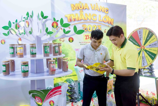 Nhiều sản phẩm Nông nghiệp của Đạm Cà Mau được trưng bày, giới thiệu tại Festival Nông sản Việt Nam - Vĩnh Long năm 2023.