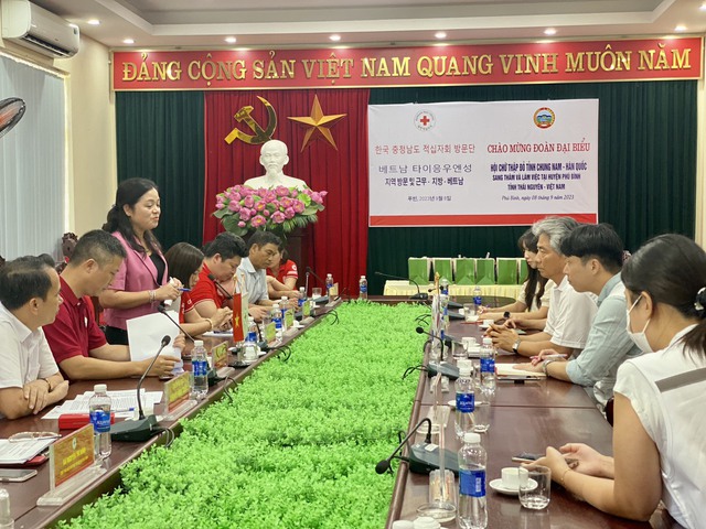 Thái Nguyên: Huyện Phú Bình làm việc với Đoàn công tác của Hội Chữ thập đỏ tỉnh Chungnan (Hàn Quốc) - Ảnh 1.