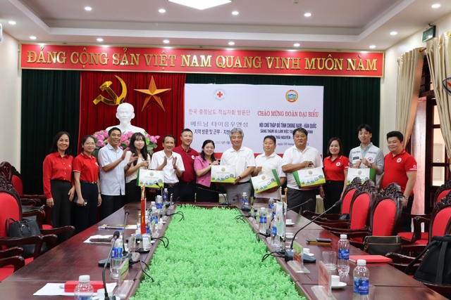 Thái Nguyên: Huyện Phú Bình làm việc với Đoàn công tác của Hội Chữ thập đỏ tỉnh Chungnan (Hàn Quốc) - Ảnh 3.