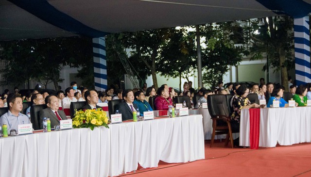 Các đại biểu tham dự khai mạc Festival Nông sản Việt Nam.
