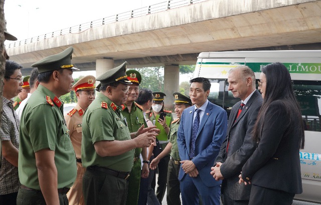 Công an Hà Nội hoàn thành xuất sắc nhiệm vụ bảo vệ chuyến thăm của Tổng thống Mỹ - Ảnh 3.