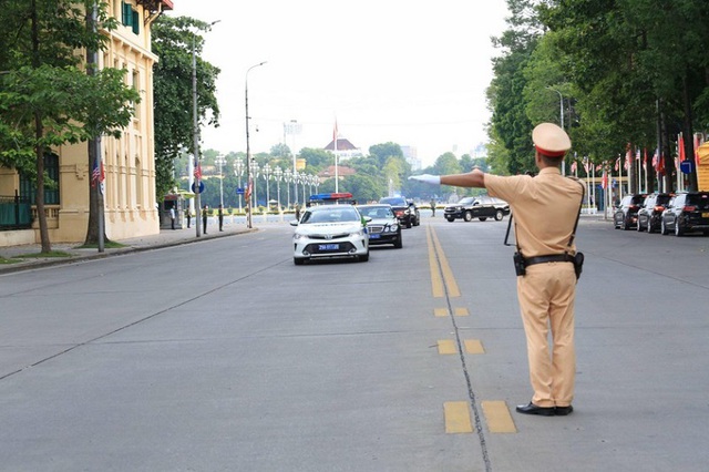 Công an Hà Nội hoàn thành xuất sắc nhiệm vụ bảo vệ chuyến thăm của Tổng thống Mỹ - Ảnh 4.
