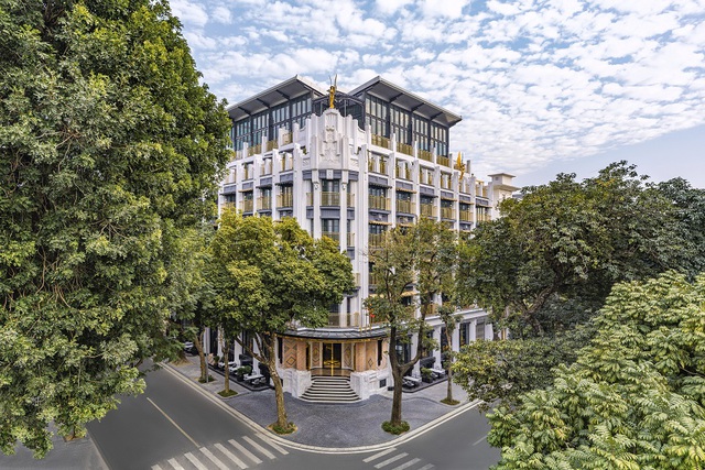 Capella Hanoi là khách sạn đầu tiên mà thương hiệu Capella vận hành tại Việt Nam, được thiết kế bởi kiến trúc sư Bill Bensley