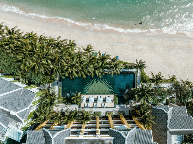 JW Marriott Phu Quoc Emerald Bay Resort & Spa có những bể bơi và bãi biển quyến rũ