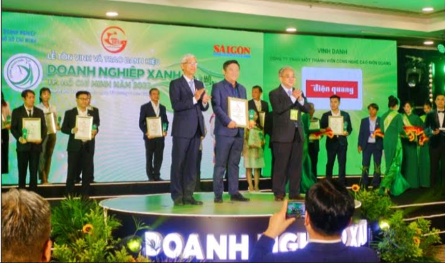 Công ty Điện Quang: Nhận giải thưởng Doanh nghiệp Xanh TP.Hồ Chí Minh 2023 - Ảnh 1.