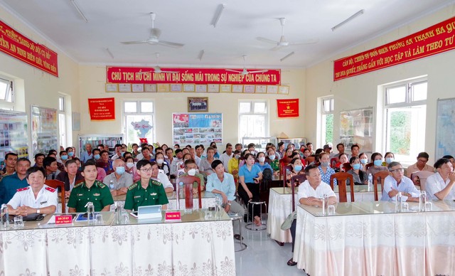 Quang cảnh hội nghị tuyên truyền, phổ biến giáo dục pháp luật trên địa bàn khu vực biên giới biển huyện Cù Lao Dung.