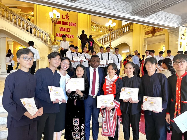 Thái Nguyên: Học sinh Trường PT Vùng cao Việt Bắc nhận học bổng Vallet năm 2023 - Ảnh 1.