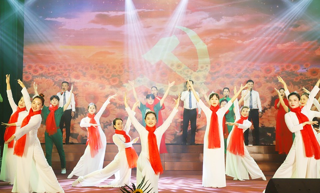 Bắc Giang tổ chức nhiều hoạt động kỷ niệm 60 năm Ngày Bác Hồ về thăm và chỉ đạo Đại hội Đại biểu Đảng bộ tỉnh Hà Bắc lần thứ I - Ảnh 1.