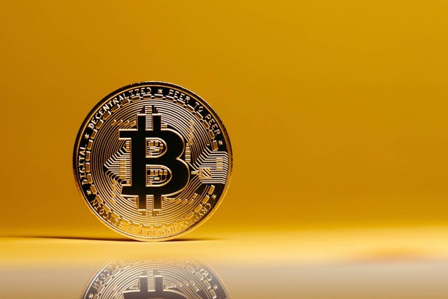 Giá Bitcoin hôm nay 18/: Đối mặt với rủi ro giảm 13,5% - Ảnh 1.