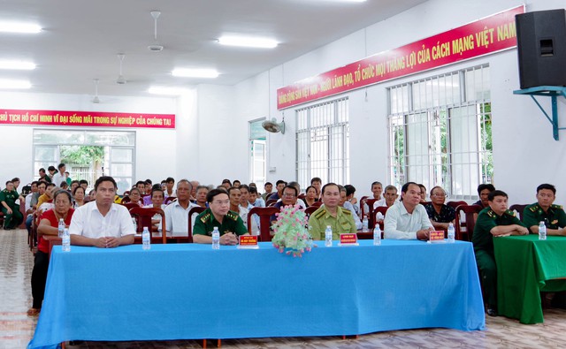 Quang cảnh các đại biểu dự hội nghị tuyên truyền, phổ biến giáo dục pháp luật trên địa bàn xã Vĩnh Hải, thị xã Vĩnh Châu.