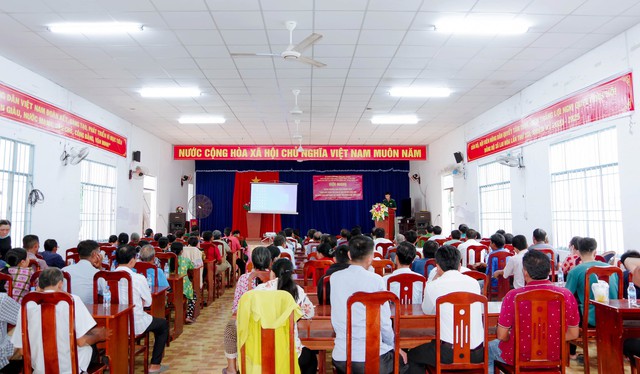 Quang cảnh hội nghị tuyên truyền, phổ biến giáo dục pháp luật trên địa bàn xã Lai Hòa, thị xã Vĩnh Châu.