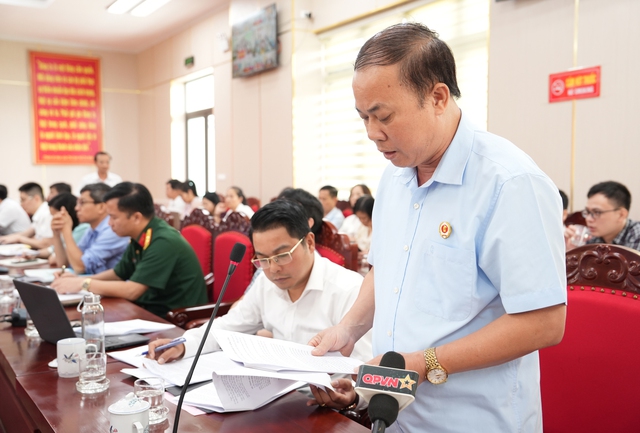 Bộ trưởng Bộ Quốc phòng Phan Văn Giang tiếp xúc cử tri TP Sông Công - Ảnh 2.
