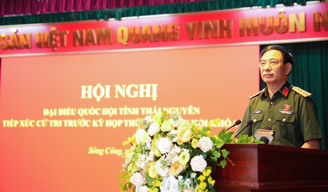 Bộ trưởng Bộ Quốc phòng Phan Văn Giang tiếp xúc cử tri TP Sông Công - Ảnh 3.