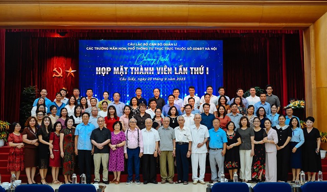 Câu lạc bộ cán bộ quản lý các trường mầm non, phổ thông tư thục trực thuộc Sở GD & ĐT Hà Nội tổ chức phiên họp toàn thể lần thứ nhất  - Ảnh 1.