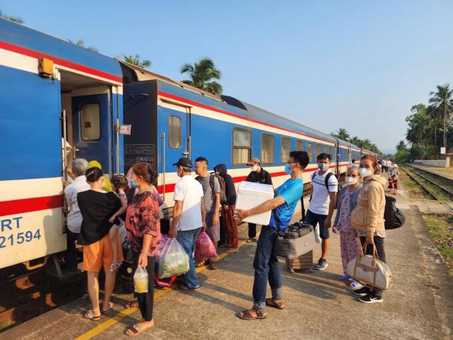 Đường sắt Hà Nội giảm giá 20% cho khách mua vé tàu sớm  - Ảnh 1.
