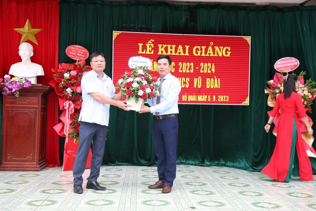 Trường TH & THCS Vũ Đoài khai giảng năm học 2023 - 2024 - Ảnh 3.