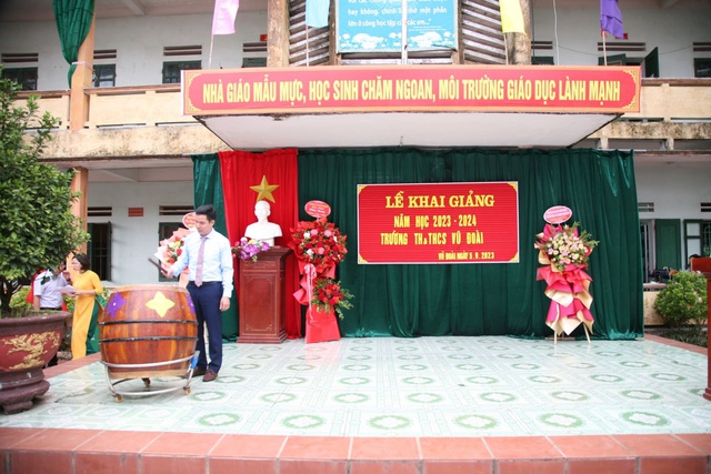 Trường TH & THCS Vũ Đoài khai giảng năm học 2023 - 2024 - Ảnh 5.