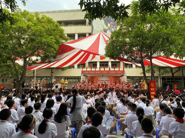 Hà Nội: Hơn 2,2 triệu học sinh bước vào năm học mới 2023-2024 - Ảnh 9.
