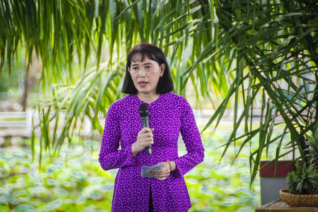 Bà Hồ Thu Ánh, Phó Chủ tịch UBND tỉnh Hậu Giang phát biểu tại buổi họp báo.