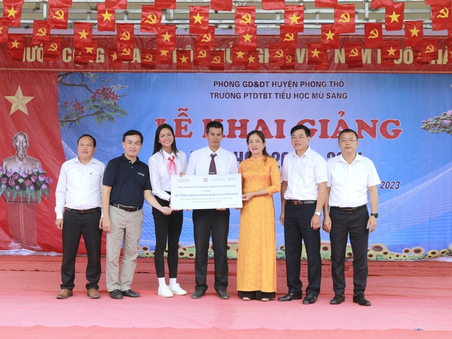 Tỉnh Lai Châu: Vinacapital Foundation và cộng đồng Heo đất Momo mang nước sạch đến 500 trẻ em dân tộc thiểu số - Ảnh 4. Tỉnh Lai Châu: Vinacapital Foundation và cộng đồng Heo đất Momo mang nước sạch đến 500 trẻ em dân tộc thiểu số - Ảnh 4.